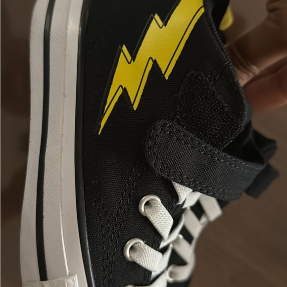 Converse Black Youth Sneakers - Picture 2 of 4